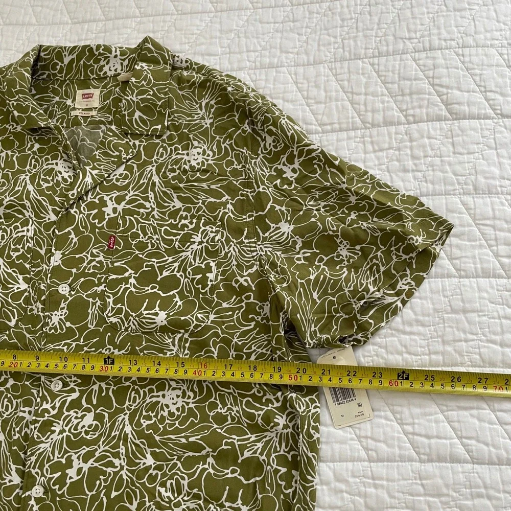 Levis Mens Relaxed Fit Short Sleeve Floral Button Up Shirt Olive Green M NEW